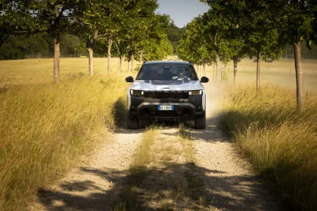 2026-jeep-compass-4xe-prvni-jizda-19