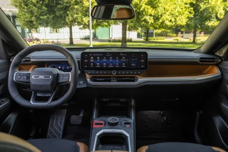 2026-jeep-compass-4xe-prvni-jizda-7