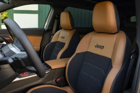 2026-jeep-compass-4xe-prvni-jizda-9