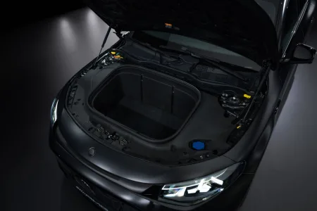 2026-mercedes-amg-cla-45-4matic-elektromobil-11
