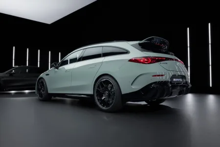 2026-mercedes-amg-cla-45-4matic-elektromobil-13