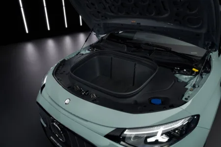2026-mercedes-amg-cla-45-4matic-elektromobil-16