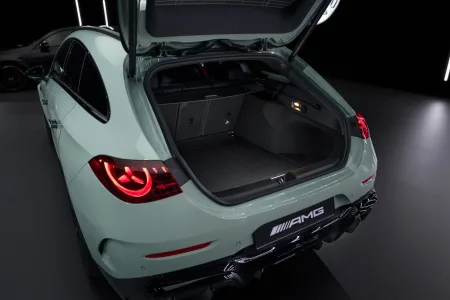 2026-mercedes-amg-cla-45-4matic-elektromobil-17