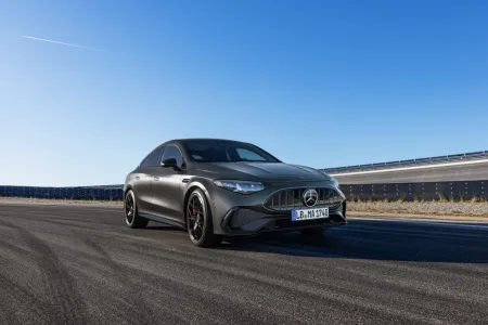2026-mercedes-amg-cla-45-4matic-elektromobil-22