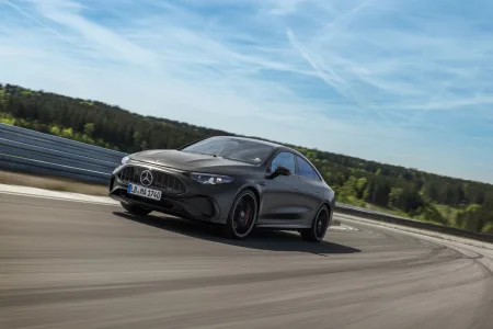 2026-mercedes-amg-cla-45-4matic-elektromobil-26