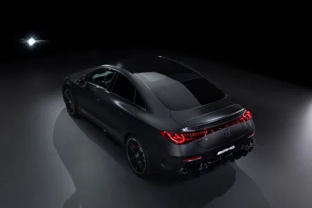 2026-mercedes-amg-cla-45-4matic-elektromobil-4