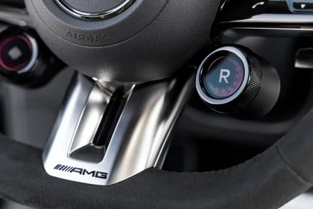 2026-mercedes-amg-cla-45-4matic-elektromobil-7