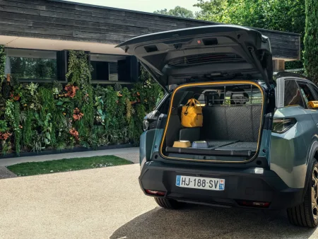 2026-peugeot-e-5008-dog-edition-koncept-6