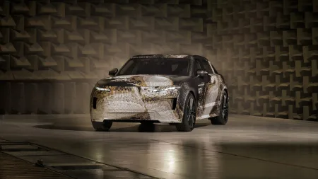 2026-range-rover-gt-maskovany-prototyp-2