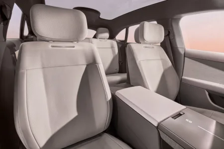 2026-range-rover-gt-maskovany-prototyp-8