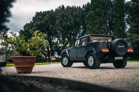 lamborghini-lm002-10