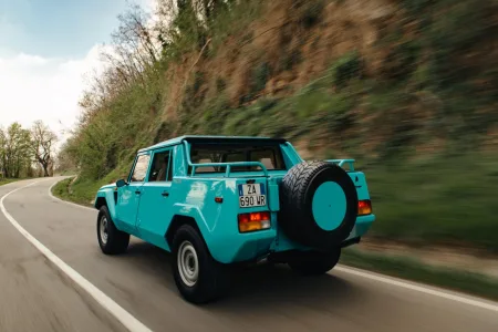 lamborghini-lm002-6