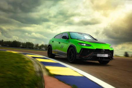 lamborghini-urus-essenza-scv12-special-edition-1