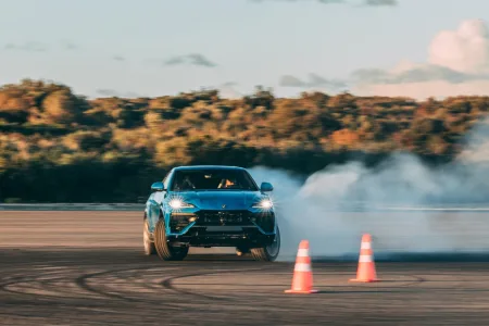 lamborghini-urus-se-2