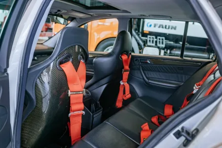 mercedes-benz-c-32-amg-medical-car-mercedes-benz-museum-11
