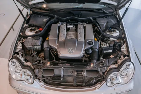 mercedes-benz-c-32-amg-medical-car-mercedes-benz-museum-13