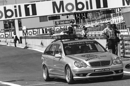 mercedes-benz-c-32-amg-medical-car-mercedes-benz-museum-15