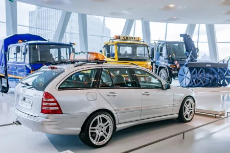 mercedes-benz-c-32-amg-medical-car-mercedes-benz-museum-2