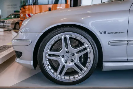 mercedes-benz-c-32-amg-medical-car-mercedes-benz-museum-4
