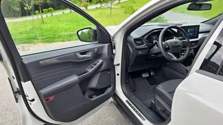 test-2026-ford-kuga-hybrid-awd-sound-edition-13