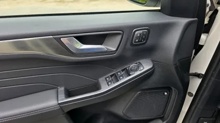test-2026-ford-kuga-hybrid-awd-sound-edition-14