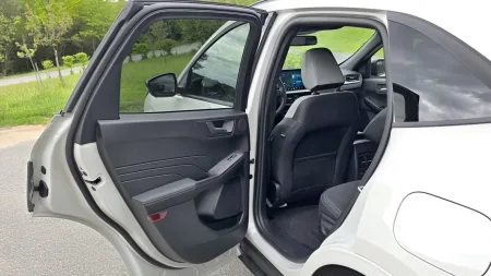 test-2026-ford-kuga-hybrid-awd-sound-edition-23