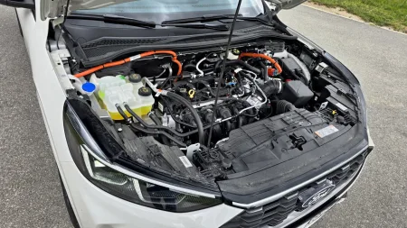 test-2026-ford-kuga-hybrid-awd-sound-edition-30