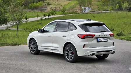 test-2026-ford-kuga-hybrid-awd-sound-edition-7