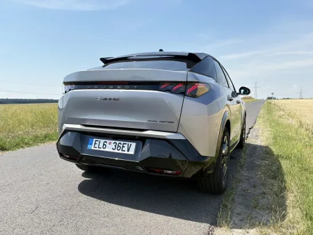 test-2026-peugeot-e-3008-gt-dual-motor-239-kw-6
