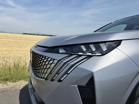 test-2026-peugeot-e-3008-gt-dual-motor-239-kw-8