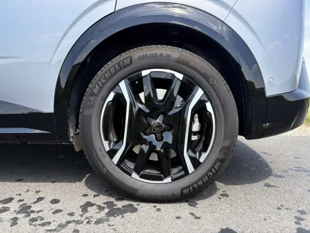 test-2026-peugeot-e-3008-gt-dual-motor-239-kw-9