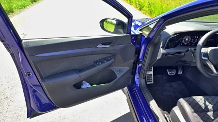 test-2026-volkswagen-golf-variant-r-line-people-20-tsi-150-kw-12