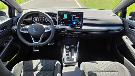 test-2026-volkswagen-golf-variant-r-line-people-20-tsi-150-kw-14