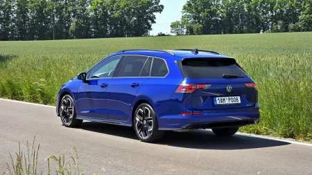 test-2026-volkswagen-golf-variant-r-line-people-20-tsi-150-kw-4