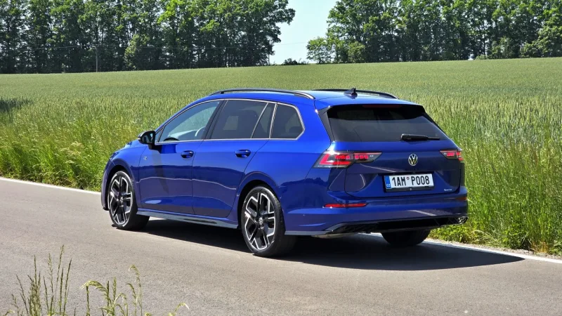 test-2026-volkswagen-golf-variant-r-line-people-20-tsi-150-kw-4