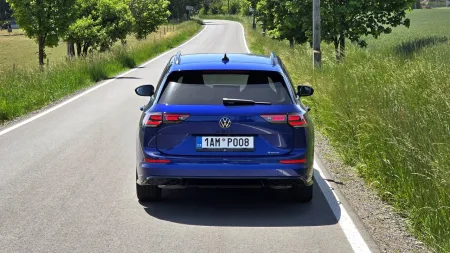 test-2026-volkswagen-golf-variant-r-line-people-20-tsi-150-kw-5
