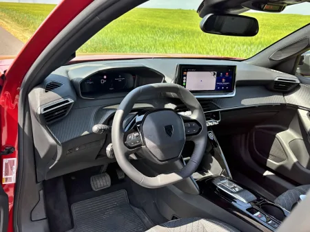 test-2026-peugeot-2008-hybrid-10