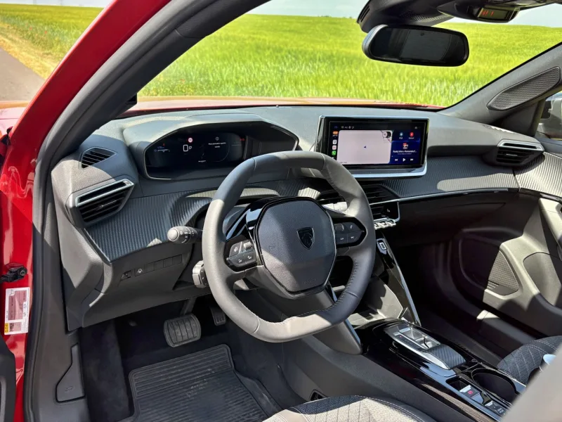 test-2026-peugeot-2008-hybrid-10