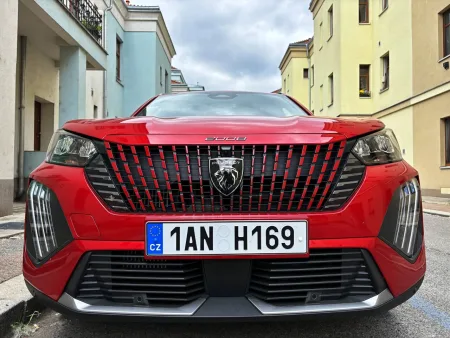 test-2026-peugeot-2008-hybrid-12