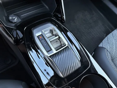 test-2026-peugeot-2008-hybrid-18