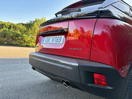 test-2026-peugeot-2008-hybrid-21