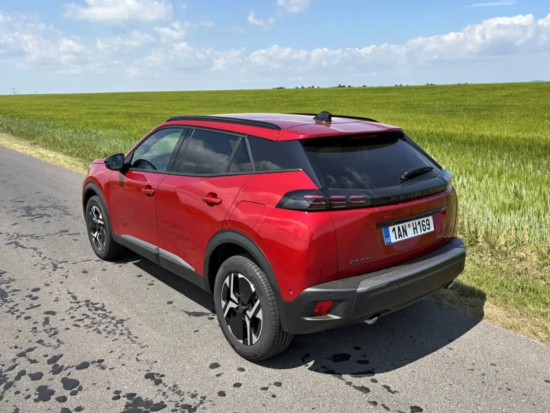 test-2026-peugeot-2008-hybrid-6
