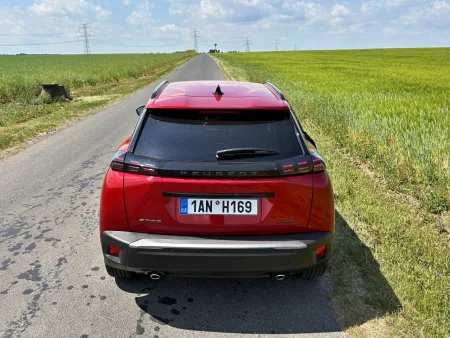 test-2026-peugeot-2008-hybrid-7