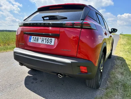 test-2026-peugeot-2008-hybrid-8