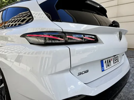 test-2026-peugeot-308-sw-gt-plug-in-hybrid-13