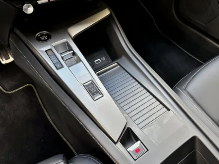 test-2026-peugeot-308-sw-gt-plug-in-hybrid-20