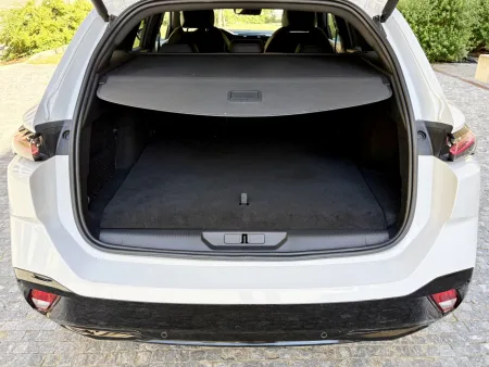 test-2026-peugeot-308-sw-gt-plug-in-hybrid-27