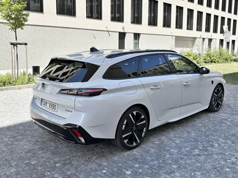 test-2026-peugeot-308-sw-gt-plug-in-hybrid-7