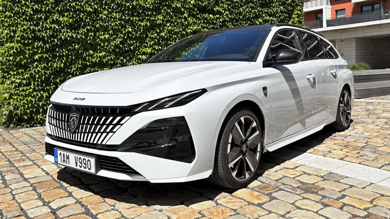 test-2026-peugeot-308-sw-gt-plug-in-hybrid