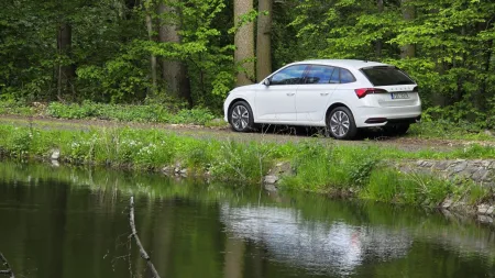 test-2026-skoda-scala-10-tsi-6mt-27